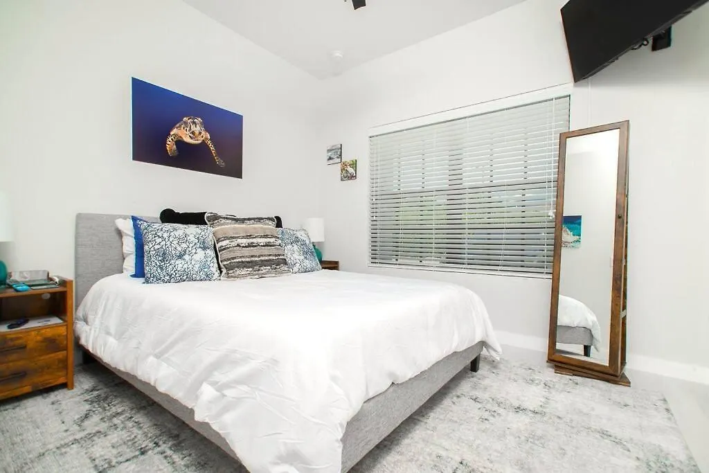 Апартаменты Portofino Gardens Unit # 10 West Bay