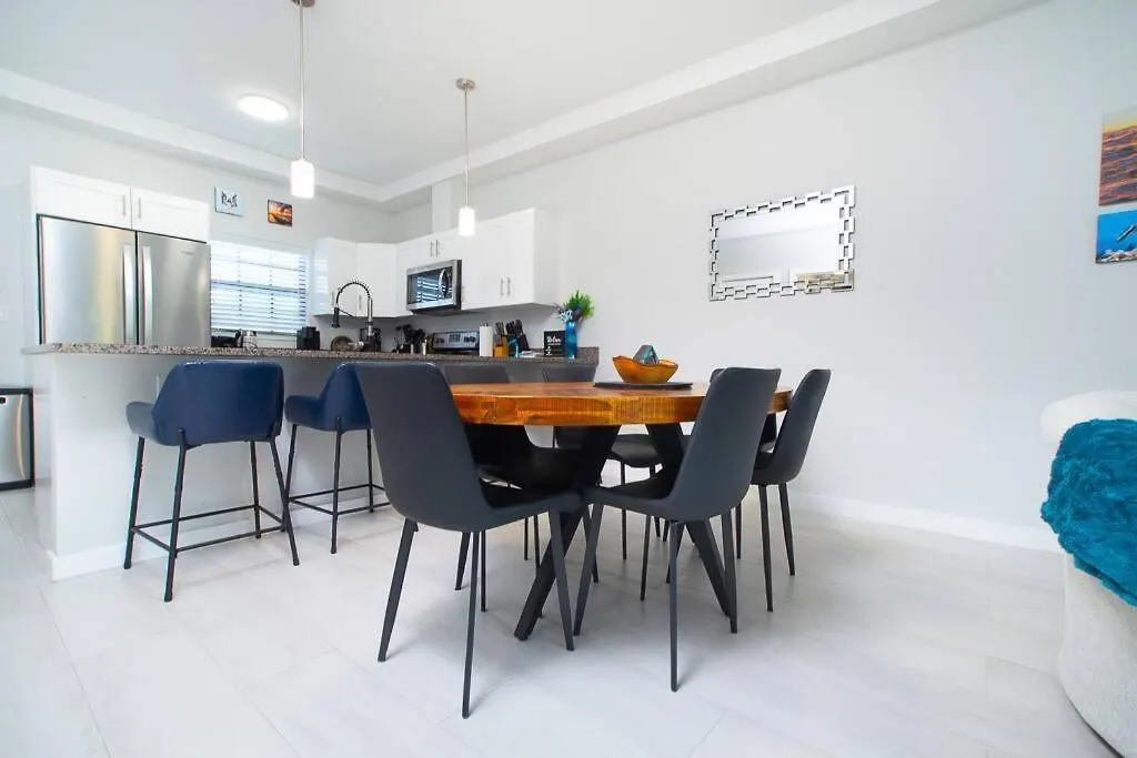 Апартаменты Portofino Gardens Unit # 10 West Bay