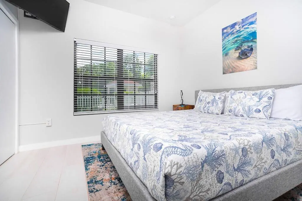 Portofino Gardens Unit # 10 Apartment West Bay
